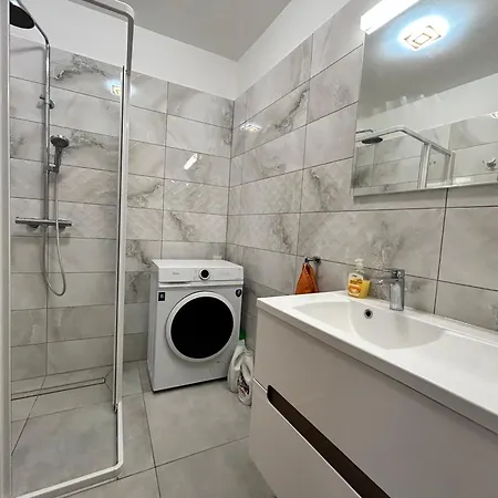 Apartament Ihome 4 *