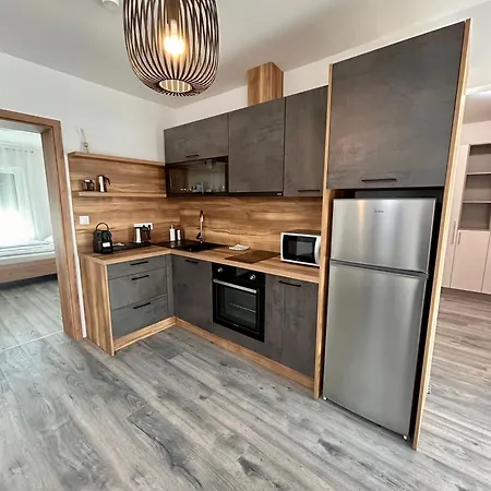 Apartament Ihome 4 *